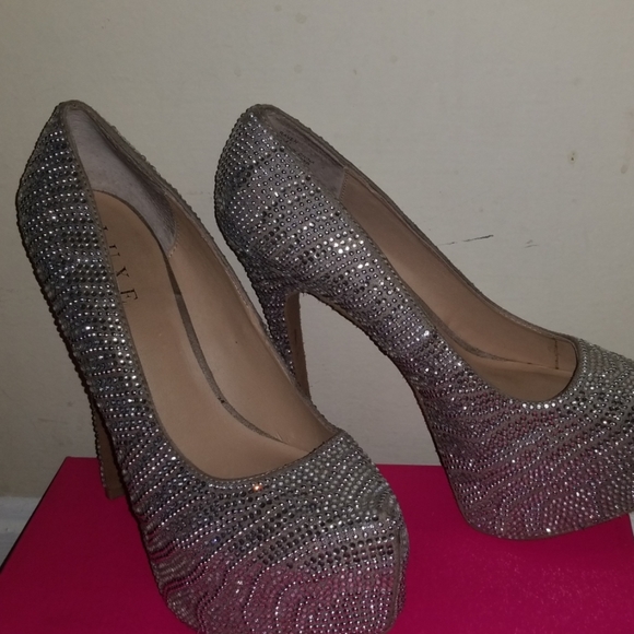 High heels - Picture 6 of 8